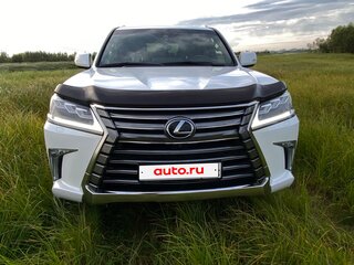 2020 Lexus LX 570 III Рестайлинг 2, белый, 8250000 рублей, вид 3