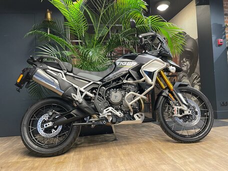 2024 Triumph Tiger 900, серый, 1850000 рублей, вид 1