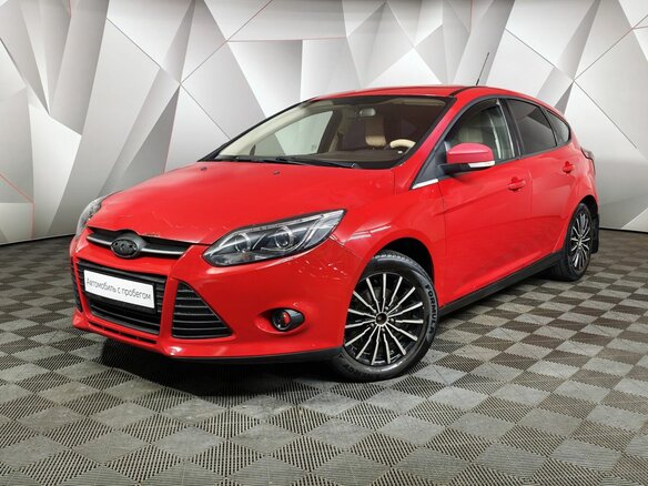 2011 Ford Focus III, красный