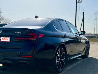 2022 BMW 5 серии 530i VII (G30/G31/G38) Рестайлинг, чёрный, 5000000 рублей, вид 4