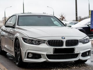 2018 BMW 4 серии Gran Coupe 440i F32/F33/F36 Рестайлинг, белый, 3400000 рублей, вид 3