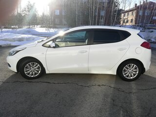 2014 Kia Ceed II, белый, 900000 рублей, вид 4