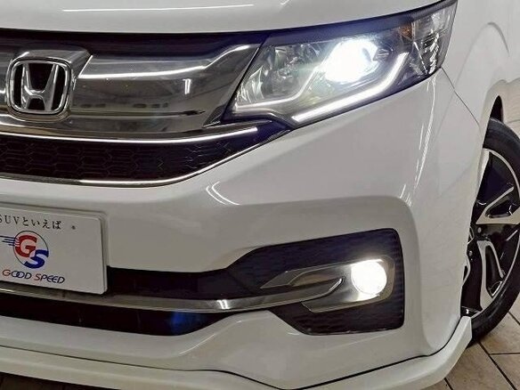 2017 Honda Stepwgn Spada V Рестайлинг, белый, 1600000 рублей - вид 8