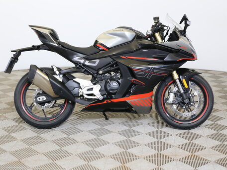 2025 CFMoto 450SR, чёрный, 587920 рублей, вид 4