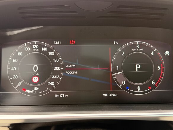 2018 Land Rover Range Rover IV Рестайлинг, серый, 5900000 рублей - вид 12