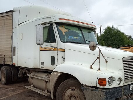 2000 Freightliner FLC, белый, 620000 рублей, вид 4