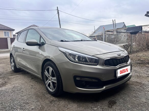 2017 Kia Ceed II Рестайлинг, серебристый, 1150000 рублей - вид 1