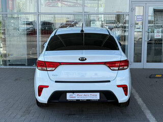 2017 Kia Rio IV, белый, 1169000 рублей, вид 4