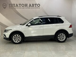 2021 Volkswagen Tiguan II Рестайлинг, белый, 2595000 рублей, вид 4