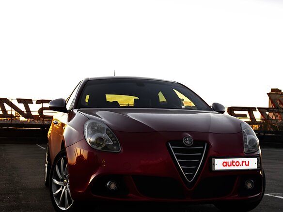 2014 Alfa Romeo Giulietta III, красный, 1500000 рублей - вид 2