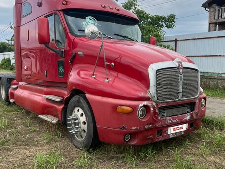 2003 Kenworth T2000, красный, 1900000 рублей, вид 4