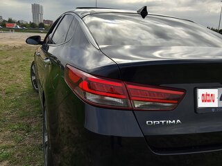 2017 Kia Optima IV, чёрный, 2090000 рублей, вид 4