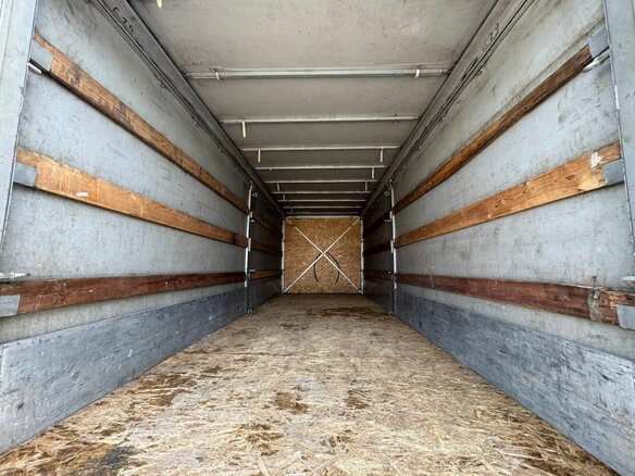 2013 Isuzu Elf (N-series), белый, 3750000 рублей - вид 23