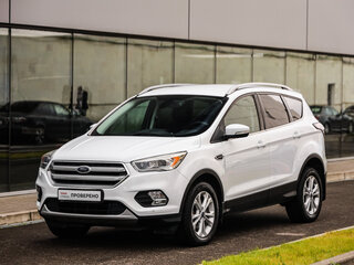 2017 Ford Kuga II Рестайлинг, белый, 1599777 рублей, вид 3