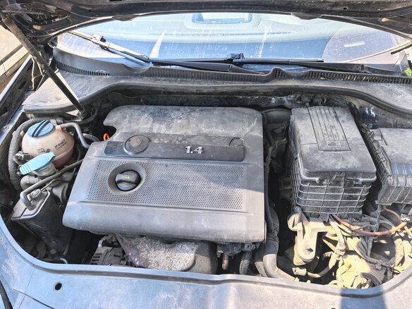 2004 Volkswagen Golf V, синий, 420000 рублей - вид 9