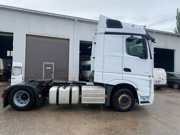 2023 Mercedes-Benz Actros, белый, 6300000 рублей - вид 7