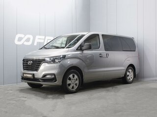 2019 Hyundai Grand Starex I Рестайлинг 2, серый, 3090000 рублей, вид 1