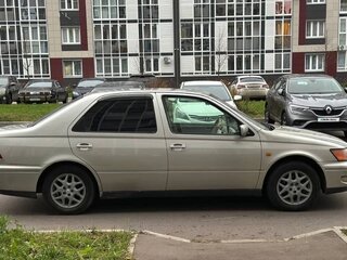 1998 Toyota Vista V (V50), золотистый, 350000 рублей, вид 2