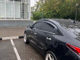 2021 Kia Rio IV Рестайлинг, чёрный, 1580000 рублей, вид 4