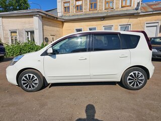 2013 Nissan Note I Рестайлинг, белый, 840000 рублей, вид 3