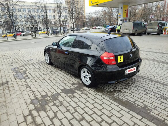 2010 BMW 1 серии 116i I (E81/E82/E87/E88) Рестайлинг, чёрный, 970000 рублей - вид 4