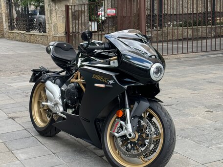 2022 MV Agusta Superveloce 800, чёрный, 1800000 рублей, вид 1