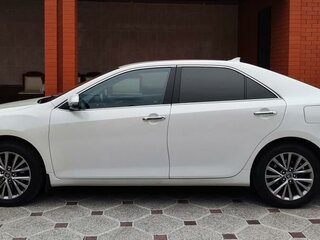 2016 Toyota Camry VII (XV50) Рестайлинг, белый, 2300000 рублей, вид 3