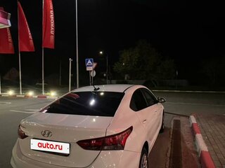 2017 Hyundai Solaris II, белый, 950000 рублей, вид 4