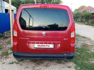 2008 Peugeot Partner II, красный, 650000 рублей, вид 2