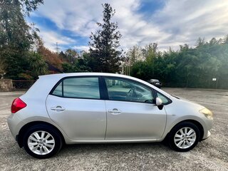 2008 Toyota Auris I, серебристый, 850000 рублей, вид 2