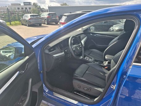 2023 Skoda Octavia IV (A8), синий, 2250000 рублей, вид 5