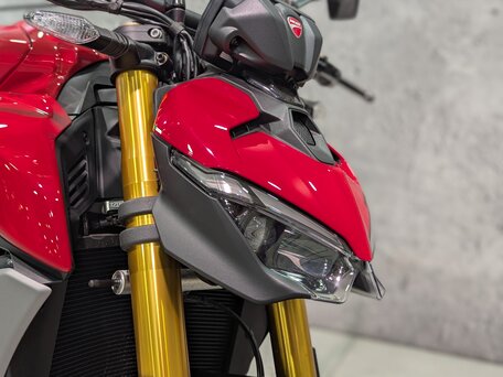 2026 Ducati Streetfighter V2, красный, 2690000 рублей, вид 3