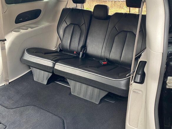 2022 Chrysler Pacifica RU Рестайлинг, чёрный, 3900000 рублей - вид 12