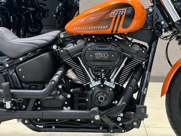 2025 Harley-Davidson Street Bob, оранжевый, 1690000 рублей - вид 14