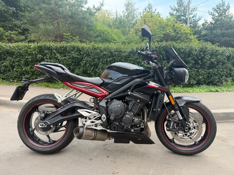 2017 Triumph Street Triple, чёрный, 715000 рублей, вид 3
