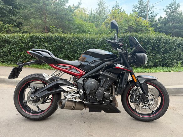 2017 Triumph Street Triple, чёрный, 715000 рублей - вид 2