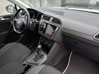2018 Volkswagen Tiguan II, белый, 2012000 рублей, вид 4