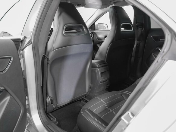 2013 Mercedes-Benz CLA 200 I (C117, X117), серебристый, 1374000 рублей - вид 10