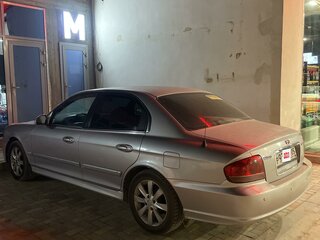 2007 Hyundai Sonata ТагАЗ IV (EF) Рестайлинг, серебристый, 400000 рублей, вид 4