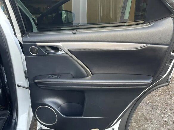 2017 Lexus RX 200t IV, белый, 3799999 рублей - вид 17