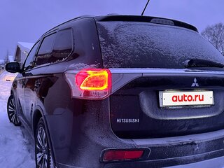 2014 Mitsubishi Outlander III, чёрный, 1500000 рублей, вид 5