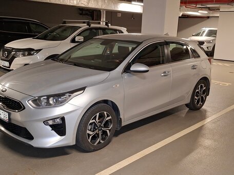 2018 Kia Ceed III, серебристый, 1495000 рублей, вид 1