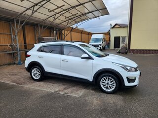 2020 Kia Rio X-Line IV, белый, 1900000 рублей, вид 3