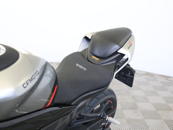 2025 CFMoto 450SR, чёрный - вид 15