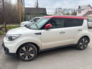2018 Kia Soul II Рестайлинг, белый, 2000000 рублей, вид 3
