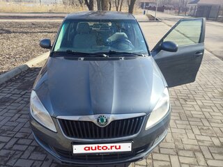 2011 Skoda Fabia II Рестайлинг, серый, 470000 рублей, вид 2