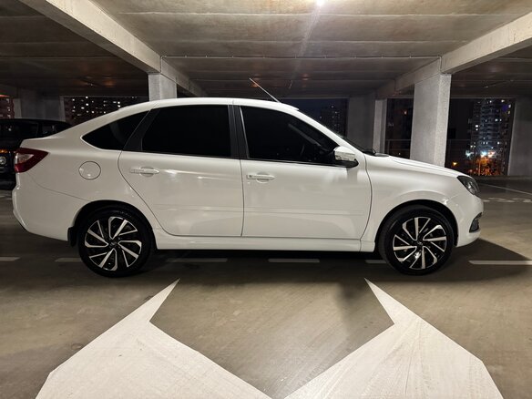 2023 Lada (ВАЗ) Granta I Рестайлинг, белый, 900000 рублей - вид 6