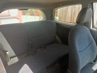2002 Toyota Vitz I (P10), белый, 350000 рублей, вид 5