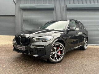 2021 BMW X5 30d IV (G05/G18), чёрный, 6490000 рублей, вид 1