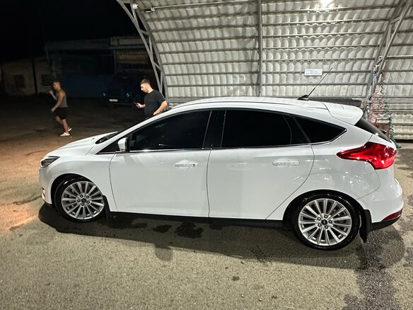 2017 Ford Focus III Рестайлинг, белый, 1350000 рублей - вид 5